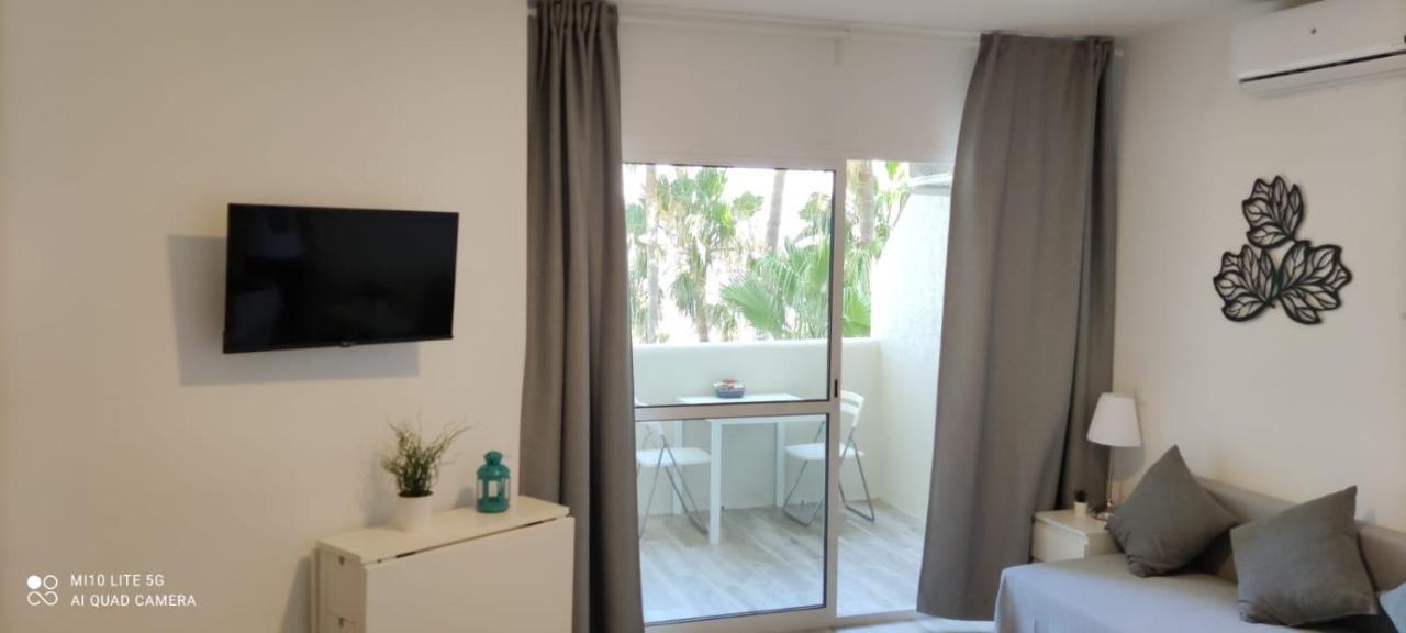 Estudio En Benalbeach, Vistas Mar, Primera Linea Playa Benalmádena Exteriör bild